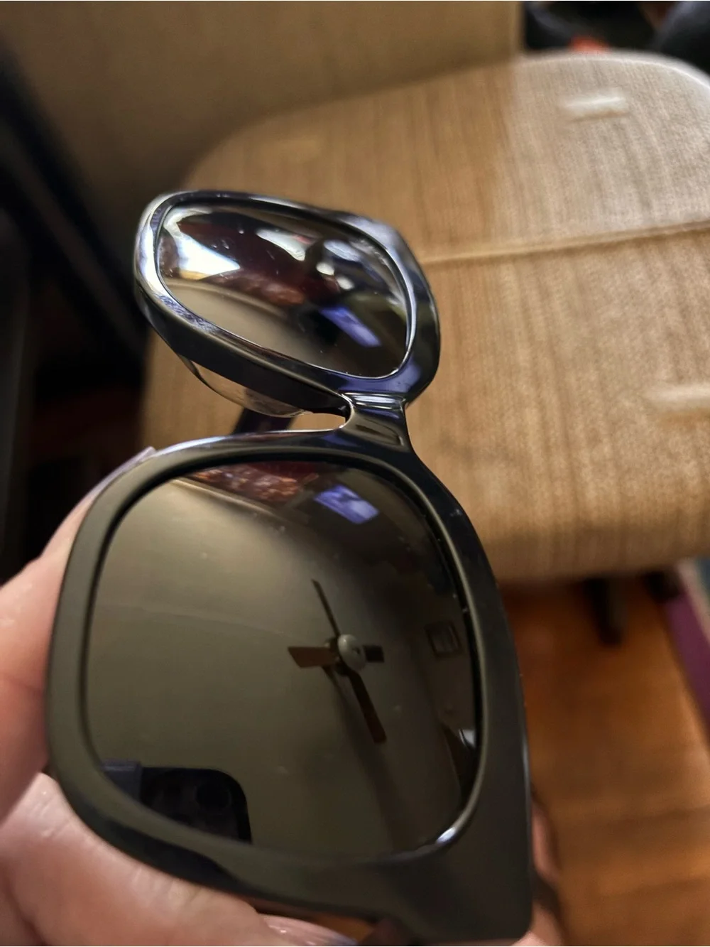 Gucci Black Round Sunglasses with Dark Lenses - Picture 2 of 7